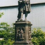 Statua di Leibniz a Lipsia (wikipedia)