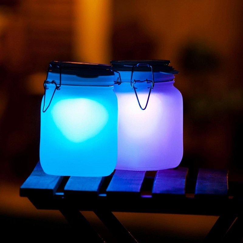 Per il barattolo solare le modalità sono luce fissa o cambia colore