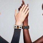 Le due modelle che hanno posato con MICA sono Kirsten Owen e Ajak Deng.
