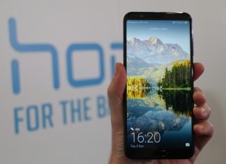 Honor View 10: prenotazioni al via. Basta 1 euro per uno smartband o gli auricolari bluetooth