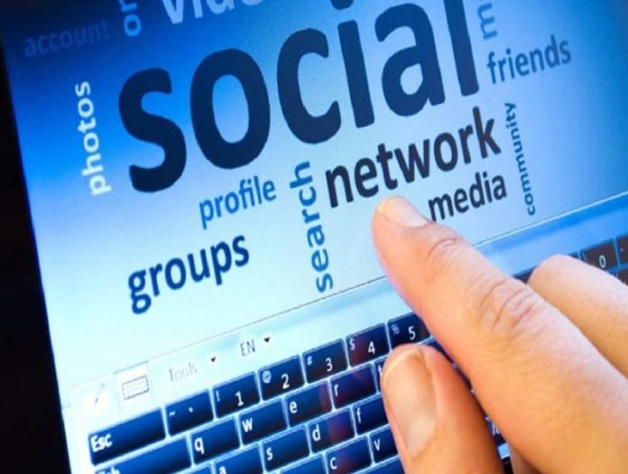 insulti social