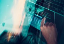 Auto elettriche e smartphone: legame sempre più stretto