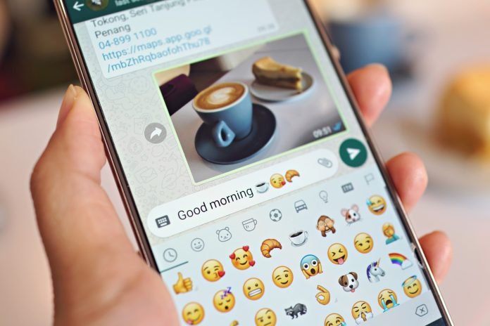 WhatsApp foto e video WhatsApp foto e video