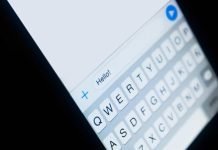 Backup di WhatsApp, come proteggerlo con una passkey WhatsApp traduce in tempo reale