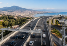 Tangenziale di Napoli, debutta la prima Smart Road italiana: tecnologia, funzionamento e vantaggi per la mobilità