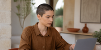 Come limitare la raccolta dei dati personali da parte di Windows 11