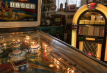 Flipper e jukebox vintage, la nuova passione dei collezionisti italiani, ma quanto costano? Flipper e jukebox vintage