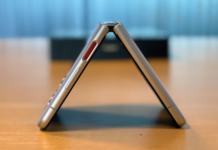 ZTE Nubia Flip, il primo smartphone pieghevole a meno di 350 euro ZTE Nubia Flip