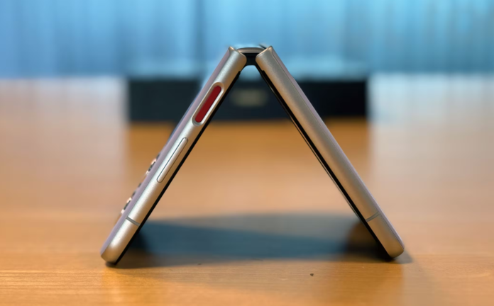 ZTE Nubia Flip ZTE Nubia Flip